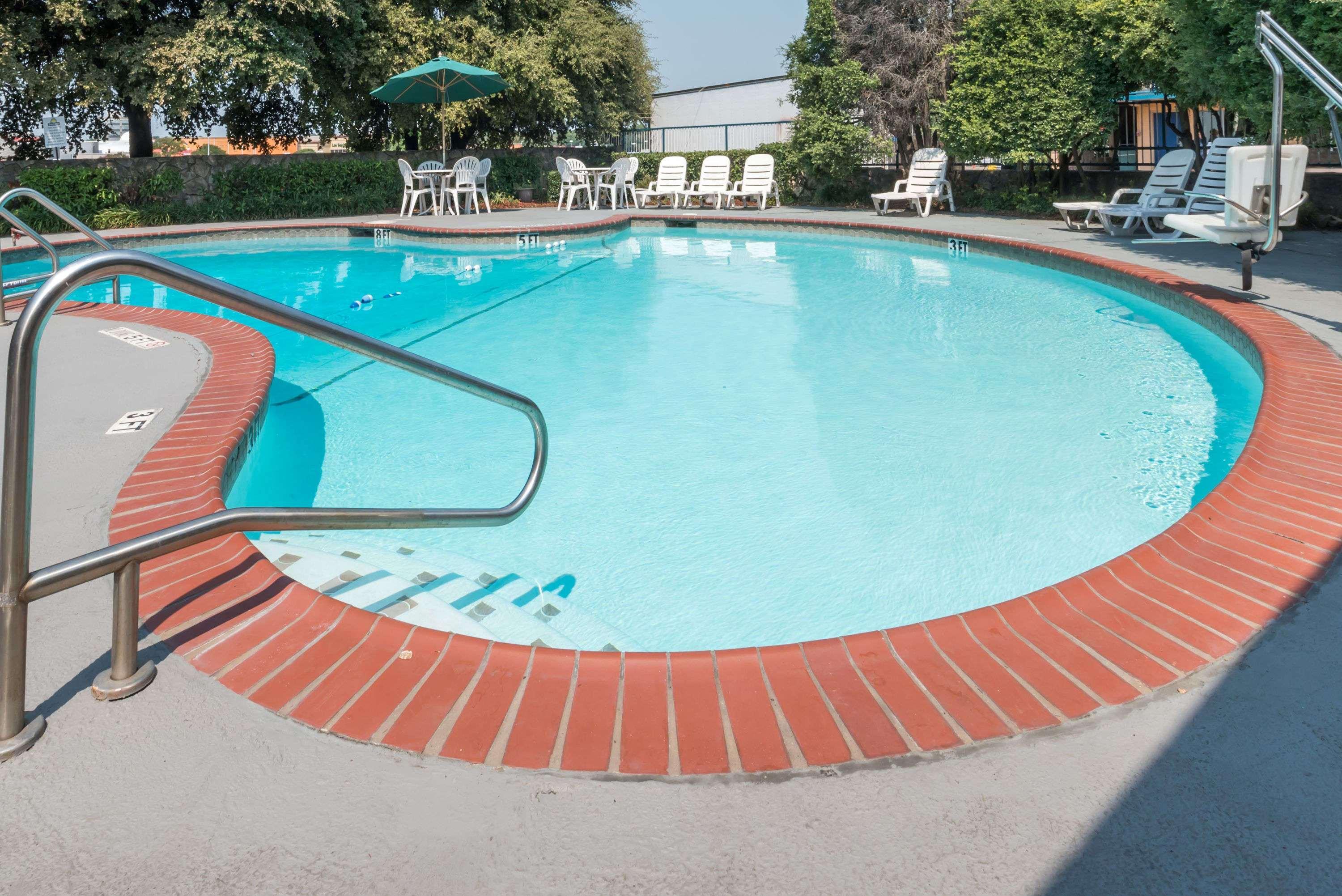 Days Inn South Форт-Уэрт Экстерьер фото
